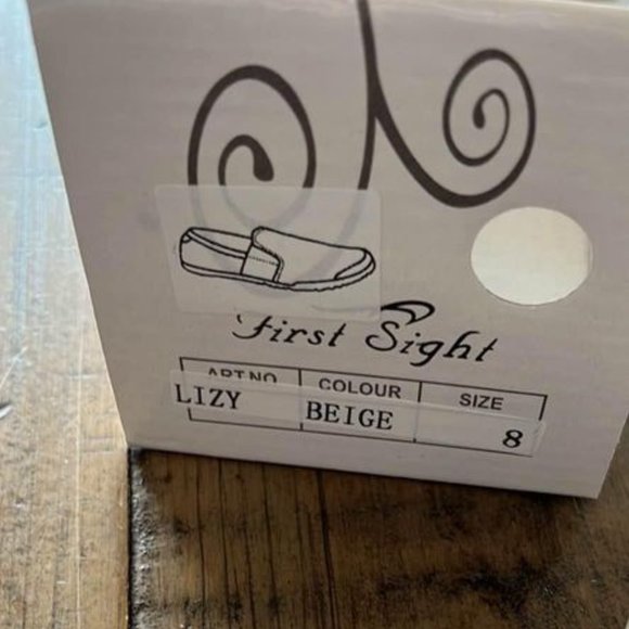 NWT Women's Lightweight Beige Slip on Shoes - Picture 3 of 4